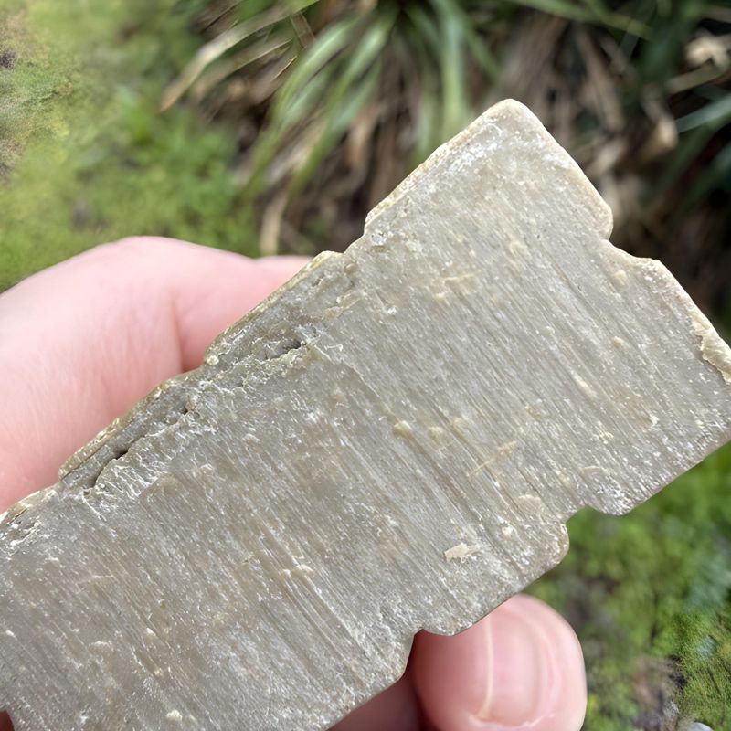 Натурален сапун с 30% зелена хума за лице и тяло с пилинг ефект, 120 гр 2 Натурален сапун с 30% зелена хума за лице и тяло с пилинг ефект, 120 гр